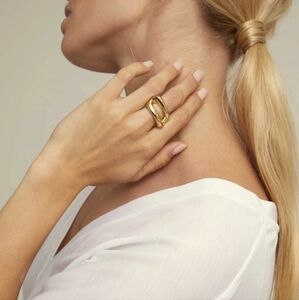 Uno de 50 Planet Ring • Gold Plated Metal • NWOT